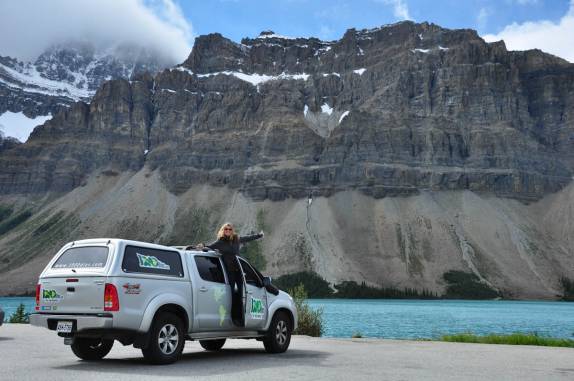O magnífico cenário da estrada entre Lake Louise e Jasper, em Alberta, no Canadá